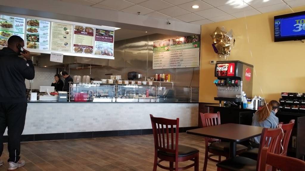 Sakura Hibachi & Poke | restaurant | 10562 Campus Way S, Largo, MD 20774, USA | 2407193595 OR +1 240-719-3595