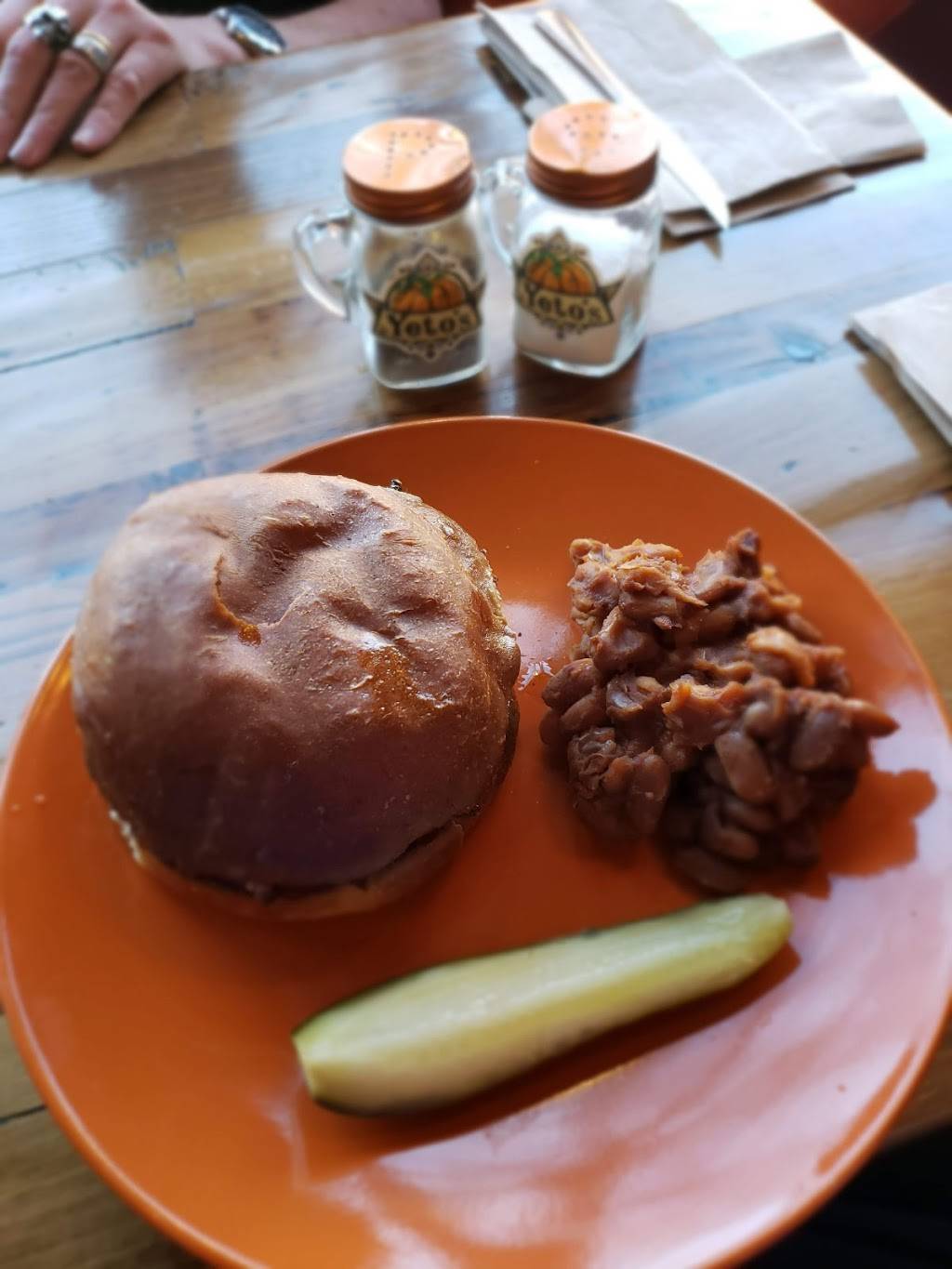 Yetos | restaurant | 299 Main St, Biddeford, ME 04005, USA | 2072827500 OR +1 207-282-7500