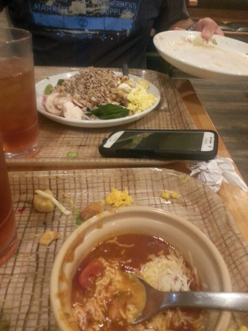 Starbucks | cafe | 13104 CA-33, Gustine, CA 95322, USA | 2098268023 OR +1 209-826-8023