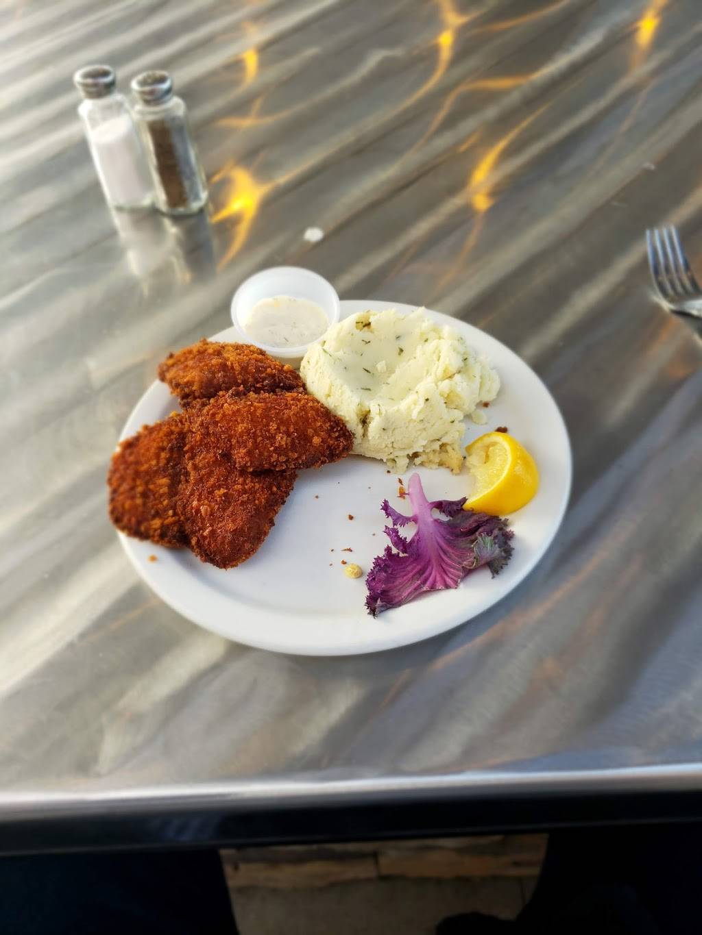 The Drake | restaurant | 106 Washington St, Burlington, IA 52601, USA | 3197541036 OR +1 319-754-1036