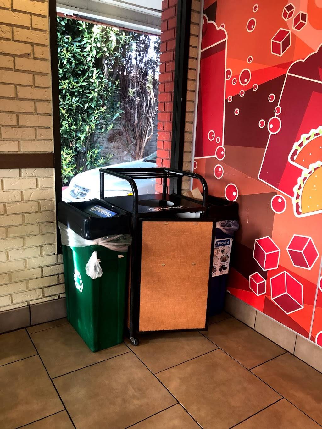 Jack in the Box | restaurant | 8502 Aurora Ave N, Seattle, WA 98103, USA | 2065242296 OR +1 206-524-2296