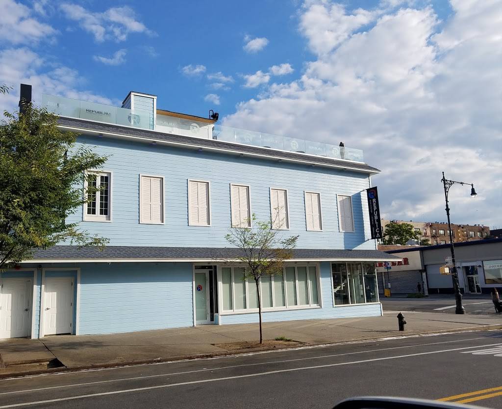 Roof top Republica | restaurant | 160 Dyckman St, New York, NY 10040, USA | 6468959444 OR +1 646-895-9444