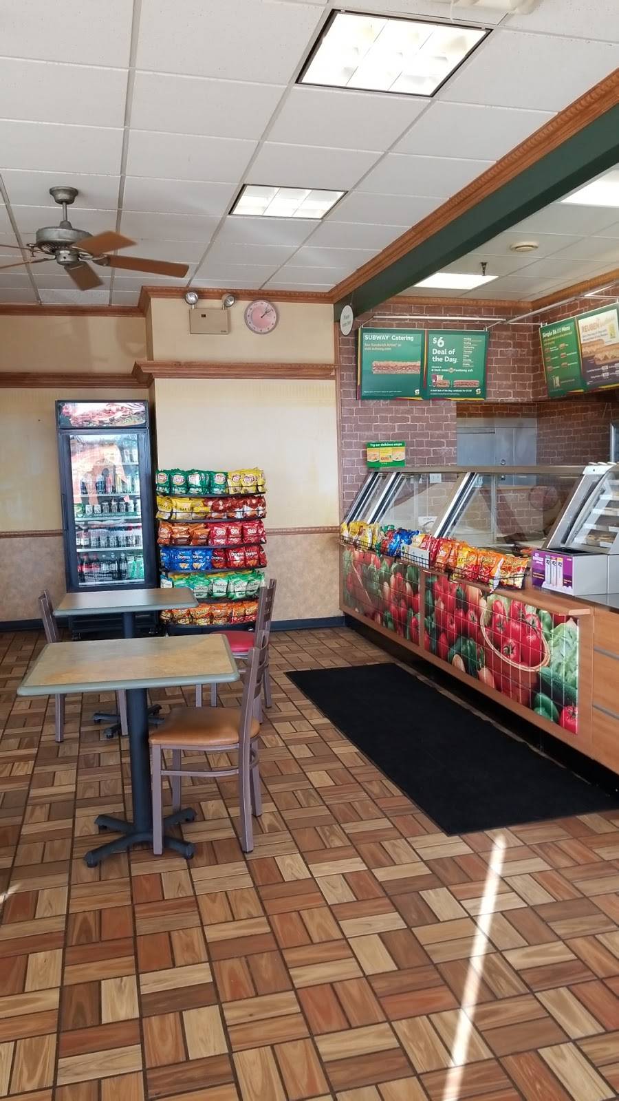 Subway Restaurants | restaurant | 684 N Milwaukee Ave, Prospect Heights, IL 60070, USA | 2246761357 OR +1 224-676-1357