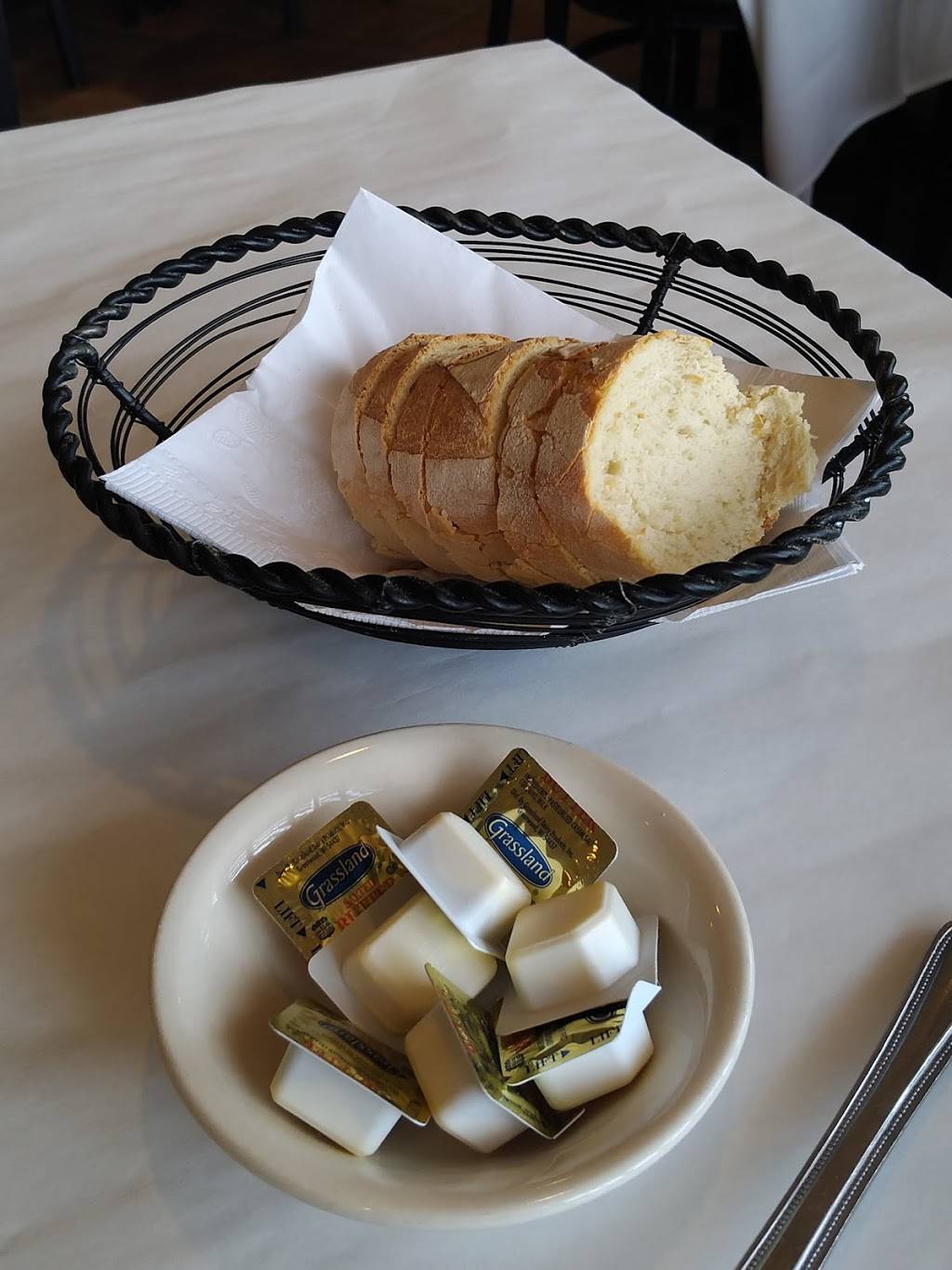 RoccoVinos Italian Restaurant | restaurant | 1085 E Nerge Rd, Elk Grove Village, IL 60007, USA | 8475242411 OR +1 847-524-2411