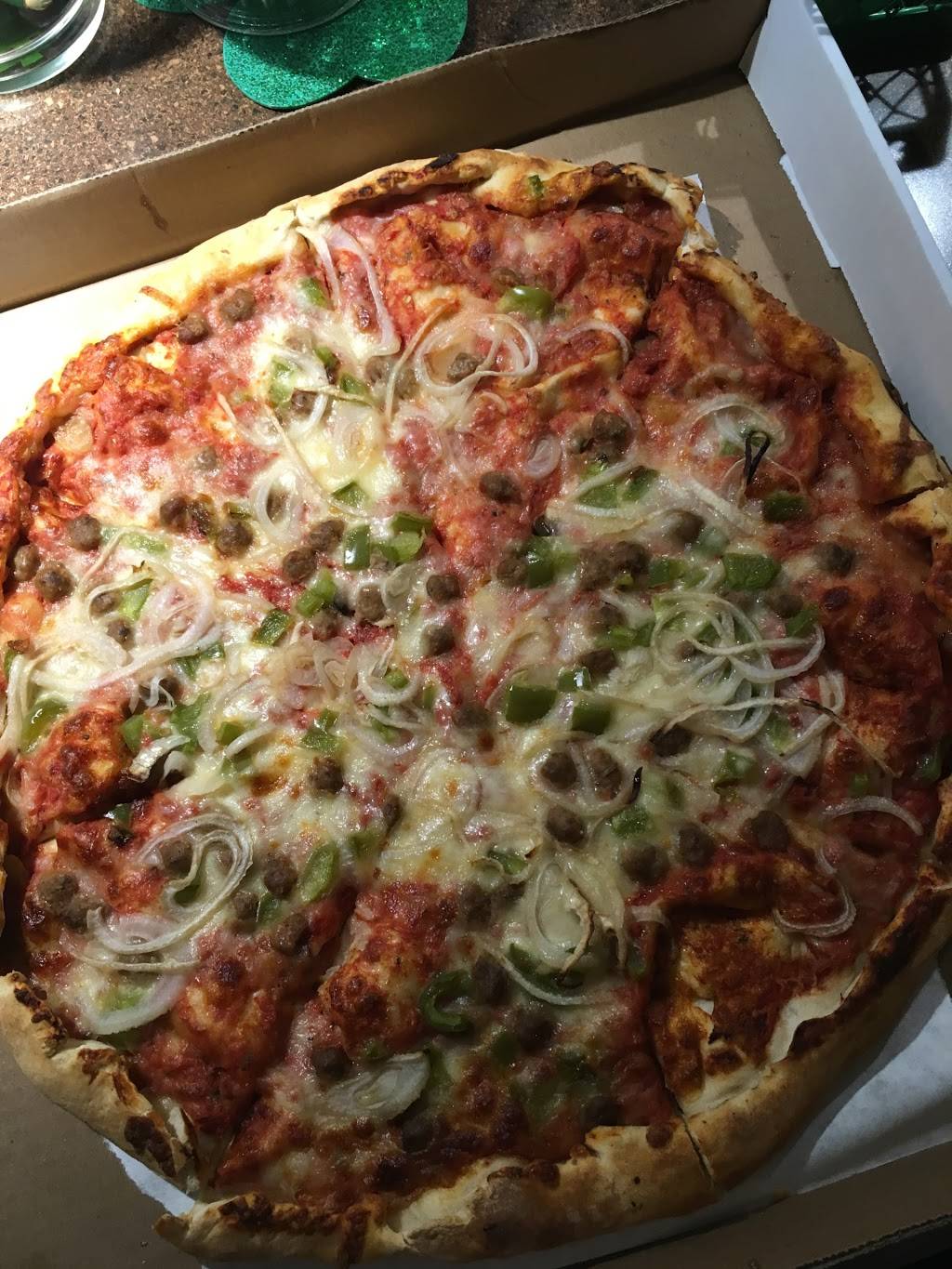 Pizza Plus | restaurant | 16043 NY-22, Stephentown, NY 12168, USA | 5187335555 OR +1 518-733-5555