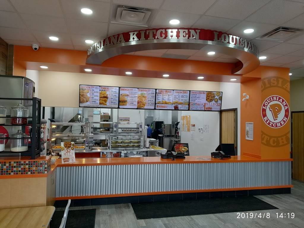 Popeyes Chicken | restaurant | 2 Douglas Rd, Uxbridge, ON L9P 1S9, Canada | 9058623900 OR +1 905-862-3900
