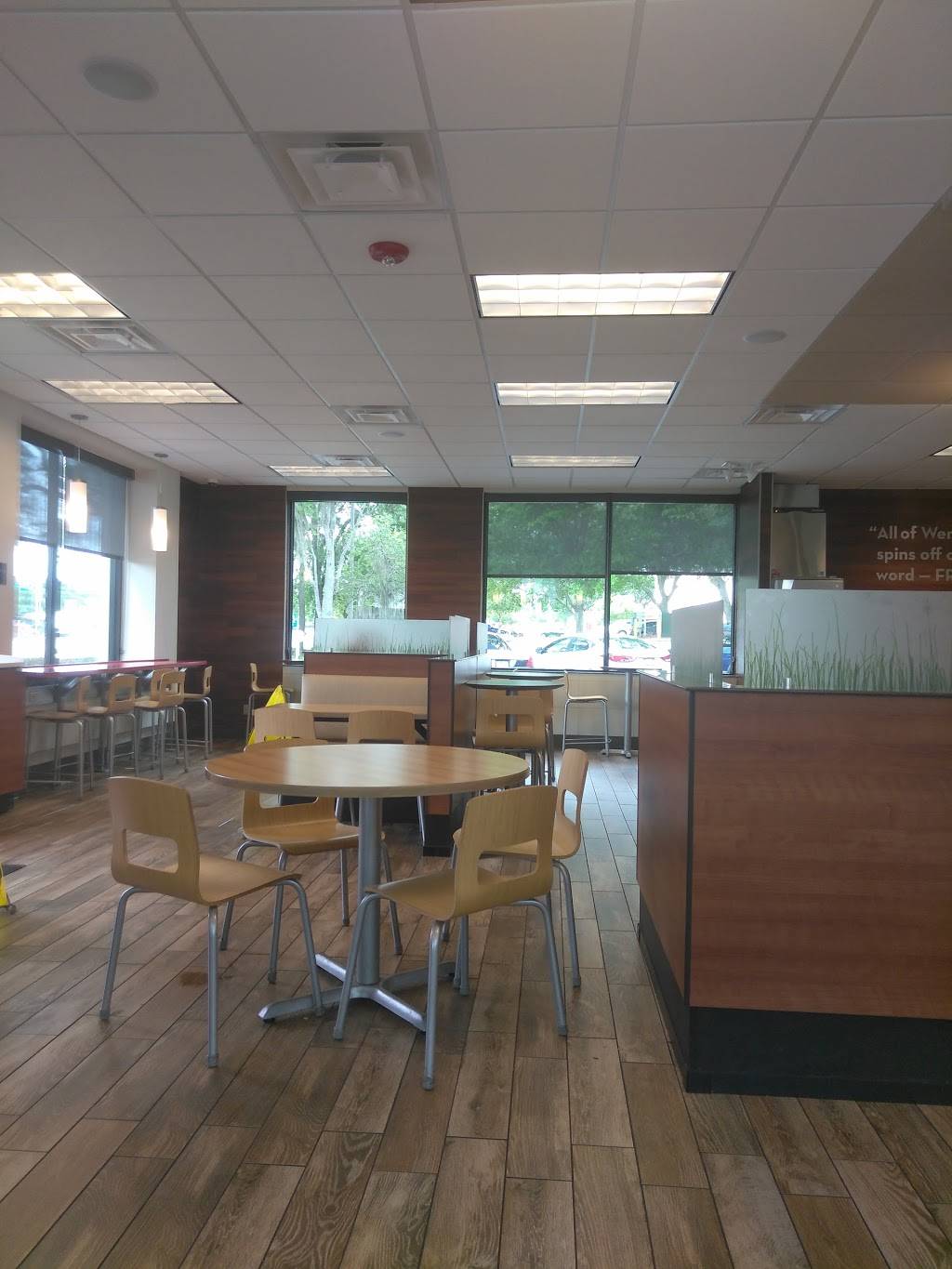 Wendys | restaurant | 11720 N 56th St, Temple Terrace, FL 33617, USA | 8139806441 OR +1 813-980-6441