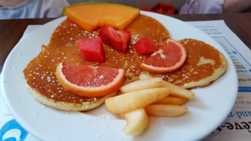 Resto La Grand-Mère Poule | restaurant | 430 Boulevard Sir-Wilfrid-Laurier, Mont-Saint-Hilaire, QC J3H 6M5, Canada | 4504679419 OR +1 450-467-9419