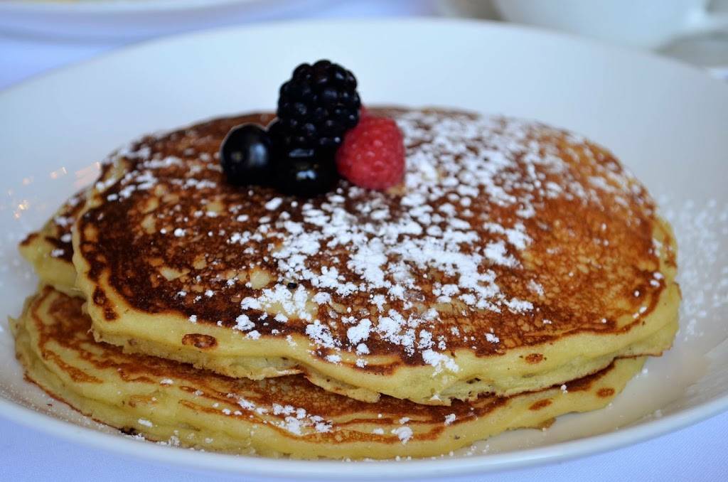 Rugby Grille | restaurant | 100 Townsend St, Birmingham, MI 48009, USA | 2486425999 OR +1 248-642-5999