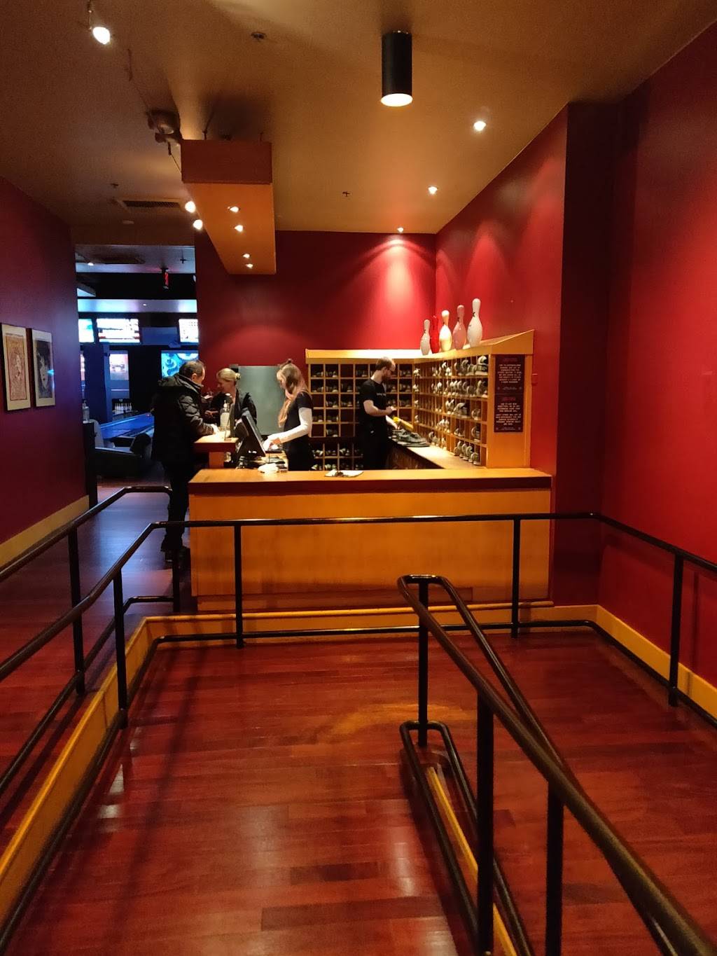 Lucky Strike Bellevue | night club | 700 Bellevue Way NE Suite #250, Bellevue, WA 98004, USA | 4254535137 OR +1 425-453-5137