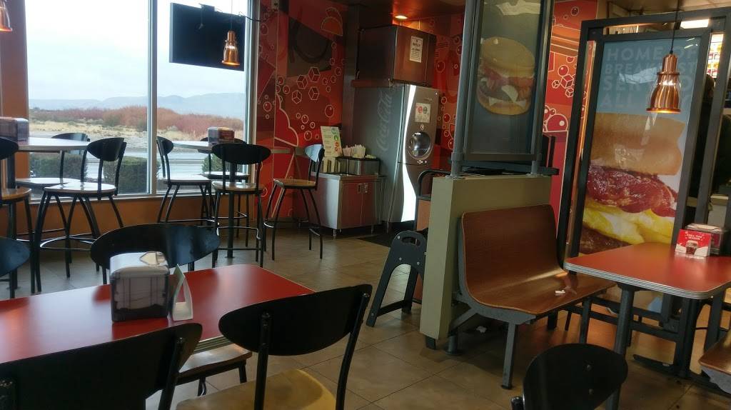 Jack in the Box | restaurant | 14515 Mojave Dr, Victorville, CA 92394, USA | 7602413022 OR +1 760-241-3022
