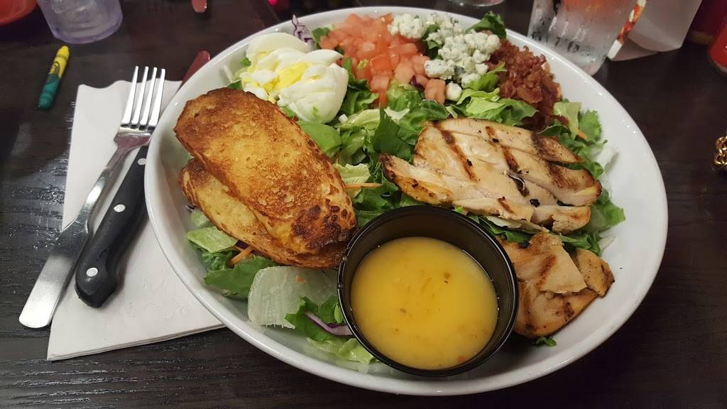 Red Robin Gourmet Burgers and Brews | restaurant | 9301 Tampa Ave #128, Northridge, CA 91324, USA | 8187175030 OR +1 818-717-5030