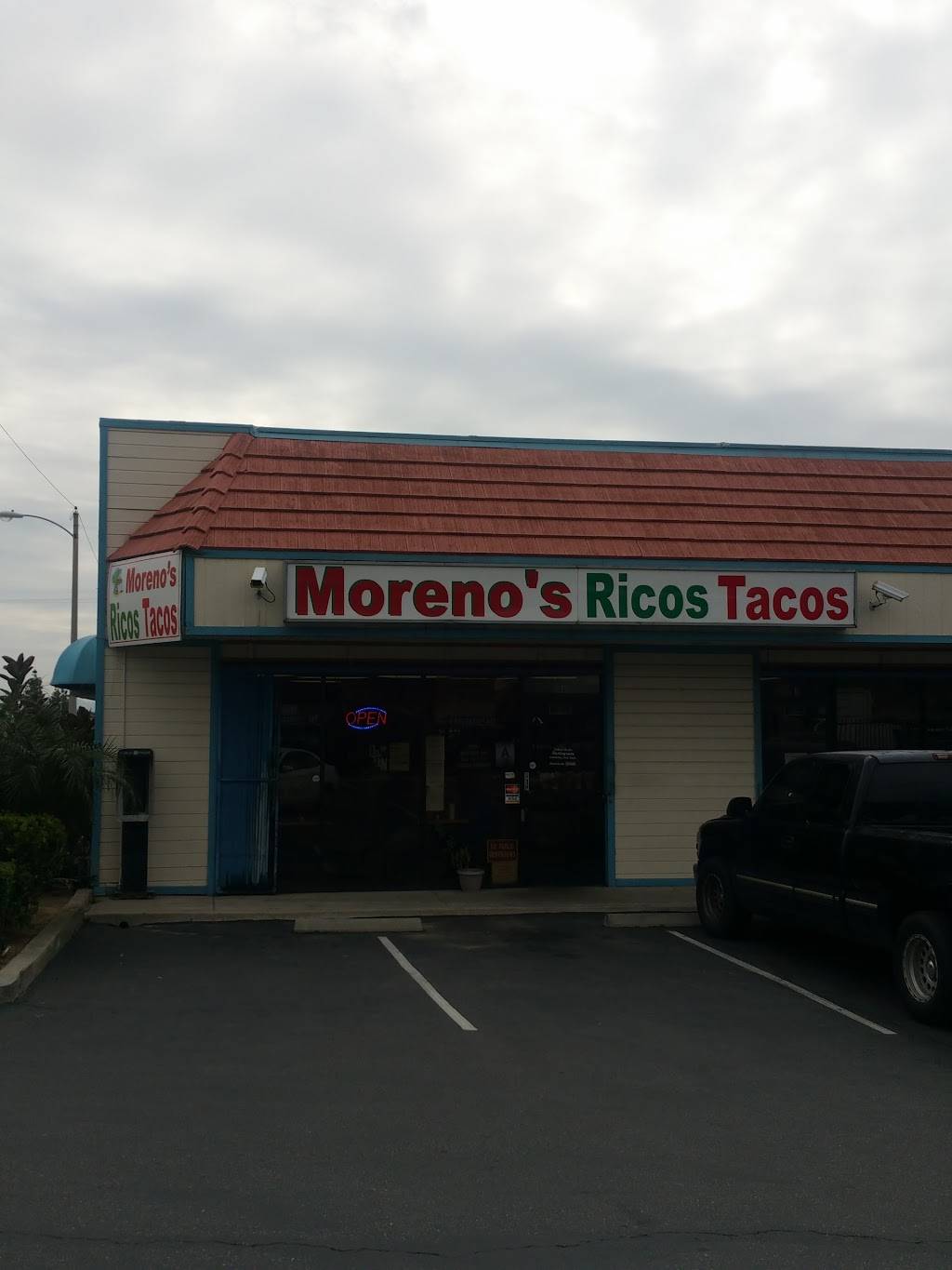Morenos Rico Taco | restaurant | 4276 N Sierra Way # A, San Bernardino, CA 92407, USA | 9098830433 OR +1 909-883-0433