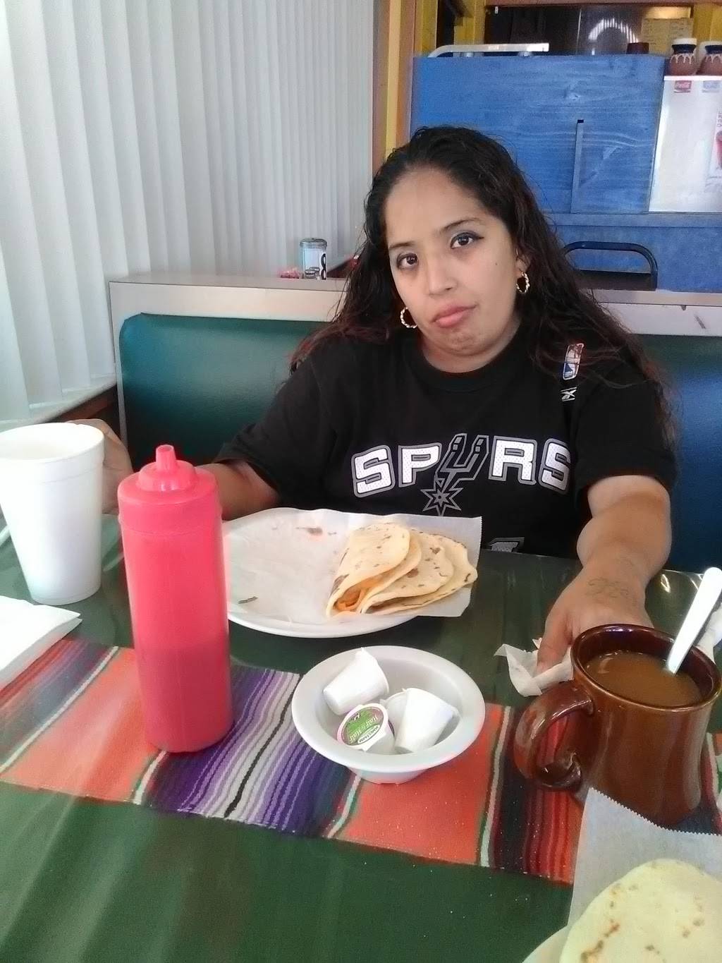 Taqueria Los Dos Laredo | restaurant | 1264 Austin Hwy, San Antonio, TX 78209, USA | 2108223110 OR +1 210-822-3110