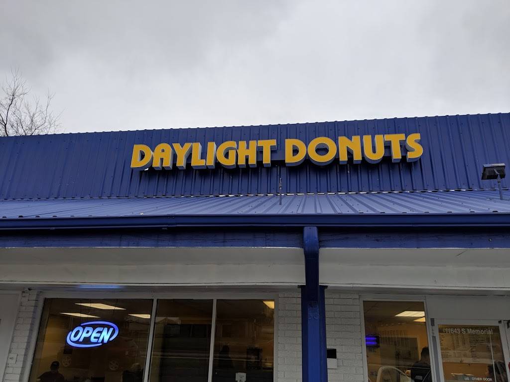 Daylight Donuts | restaurant | 11643 S Memorial Dr, Bixby, OK 74008, USA | 9183693676 OR +1 918-369-3676