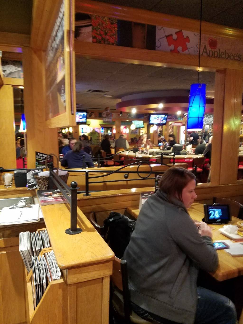 Applebees Grill + Bar | restaurant | 1792 N State St, Greenfield, IN 46140, USA | 3174623004 OR +1 317-462-3004