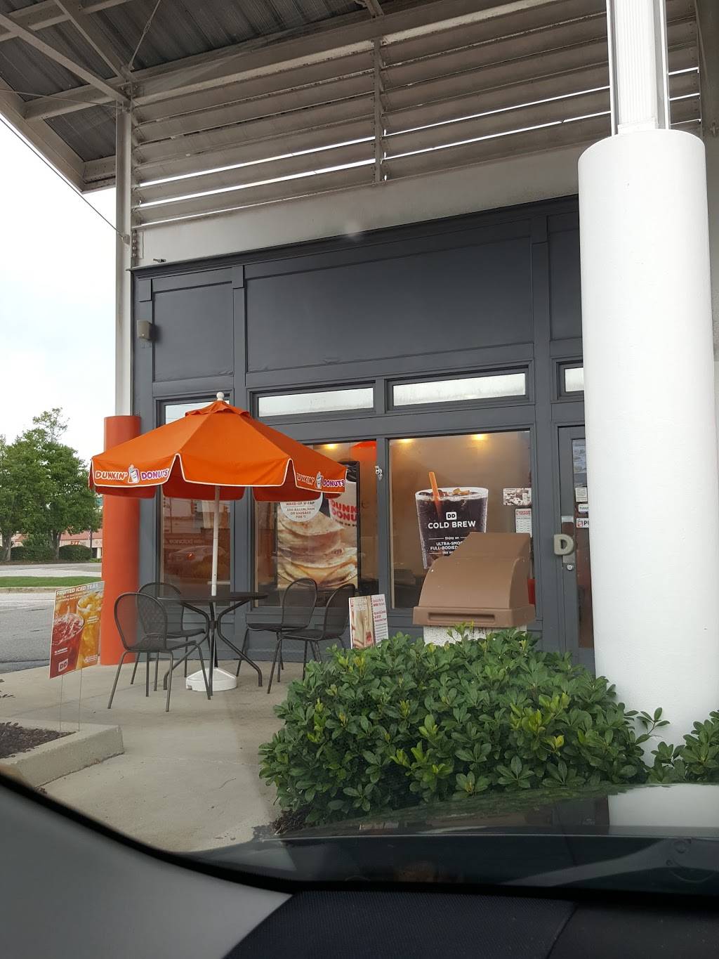 Dunkin | bakery | 400 Cahaba Park Cir #1, Birmingham, AL 35242, USA | 2055027311 OR +1 205-502-7311