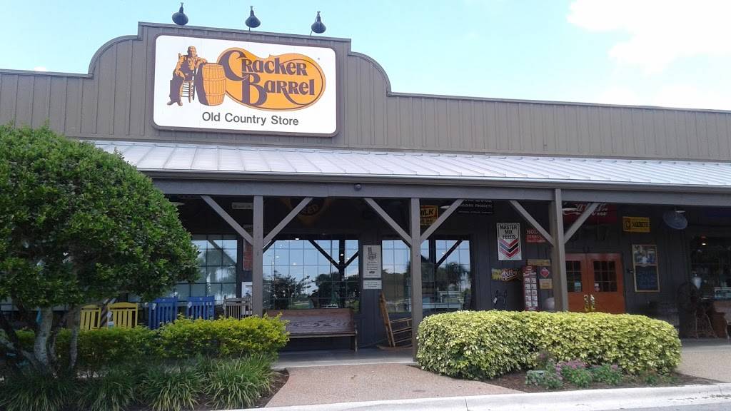 Cracker Barrel Old Country Store | restaurant | 2550 Peters Rd, Fort Pierce, FL 34945, USA | 7725959393 OR +1 772-595-9393