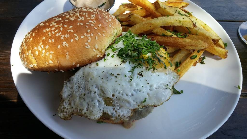 Misery Loves Co. | restaurant | 46 Main St, Winooski, VT 05404, USA | 8024973989 OR +1 802-497-3989