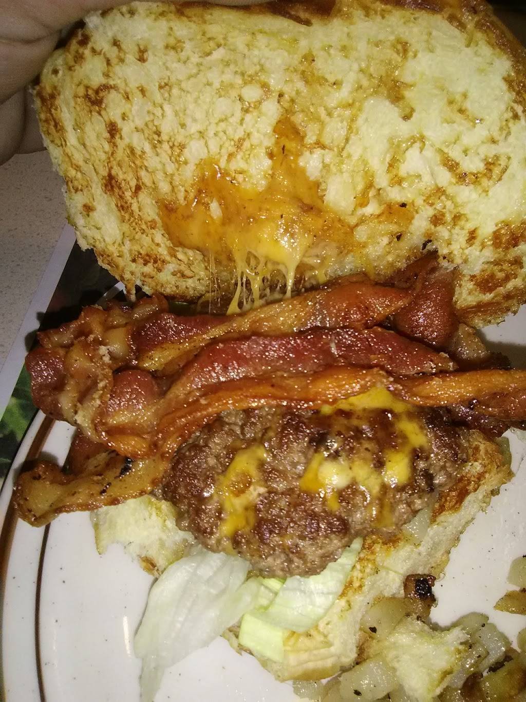 Richards Restaurant Columbia City | restaurant | 252 Frontage Rd, Columbia City, IN 46725, USA | 2602482320 OR +1 260-248-2320