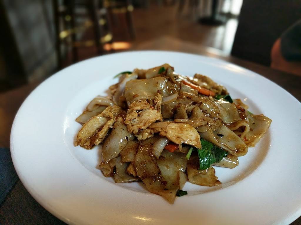 La Ong Thai Bistro | restaurant | 2521 John Milton Dr, Herndon, VA 20171, USA | 7034294056 OR +1 703-429-4056