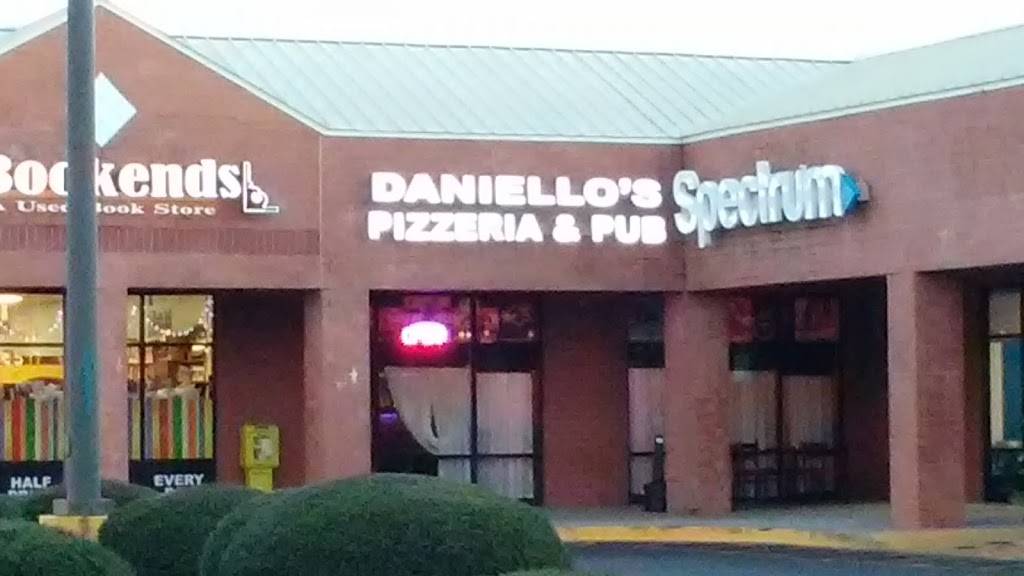 Daniellos Pizzeria & Pub | restaurant | 755 Main St, North Myrtle Beach, SC 29582, USA | 8432735168 OR +1 843-273-5168