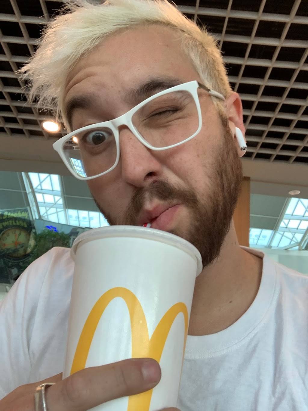 McDonalds | restaurant | 7200 NE Airport Way, Portland, OR 97128, USA | 5032810679 OR +1 503-281-0679