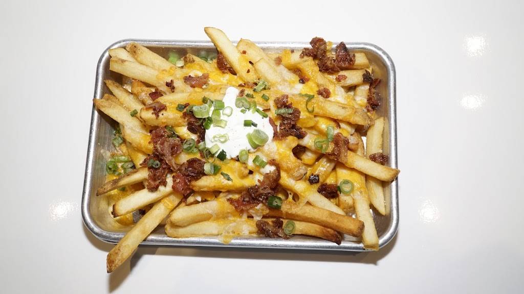 Playmakers Sports Bar and Grill | restaurant | 15 E Main St, Battle Ground, WA 98604, USA | 3606870418 OR +1 360-687-0418