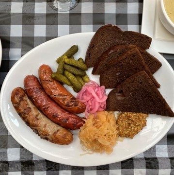 Wrigleyville Ghost Kitchens | restaurant | 3554 N Clark St, Chicago, IL 60657, USA | 7732346092 OR +1 773-234-6092