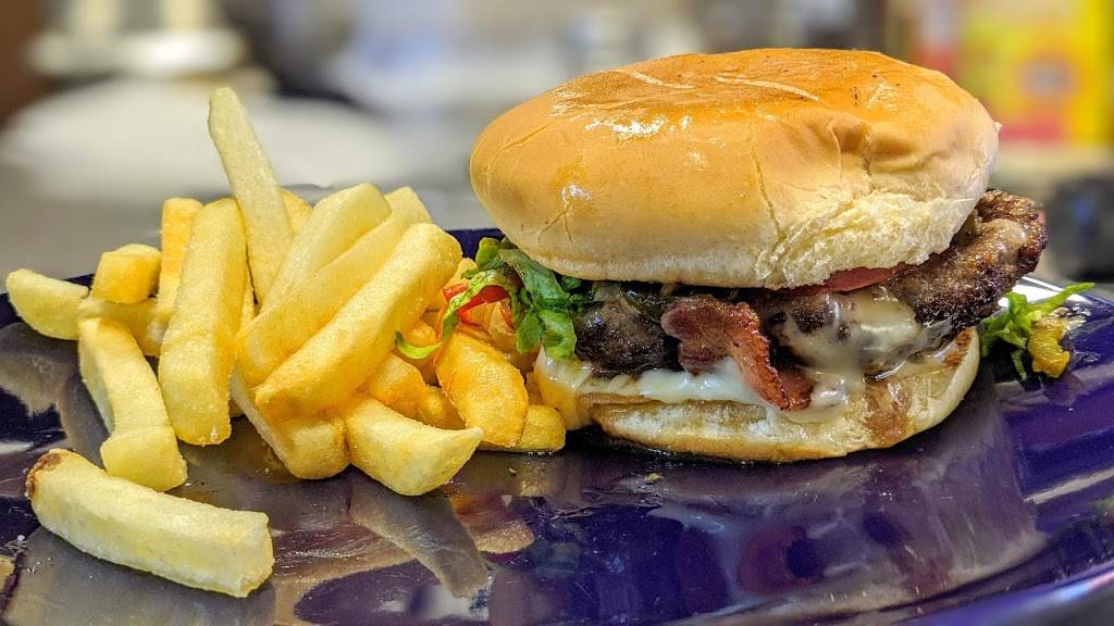 Gonzalez Kitchen | restaurant | 310 N Oak St, Pearsall, TX 78061, USA | 8303176278 OR +1 830-317-6278