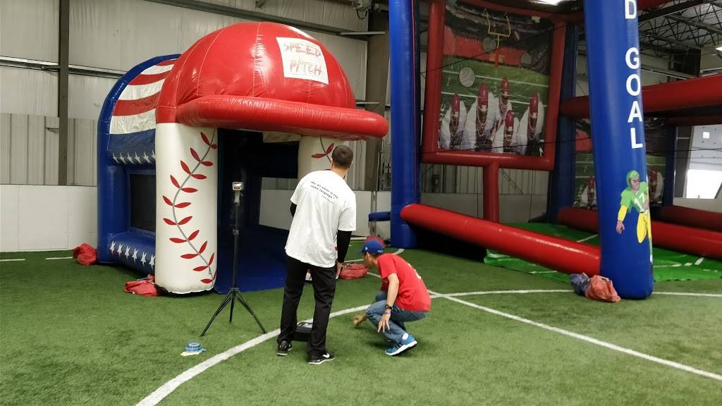 Canlan Sportsplex | restaurant | 3360 Wolfedale Rd, Mississauga, ON L5C 1W4, Canada | 9053661057 OR +1 905-366-1057