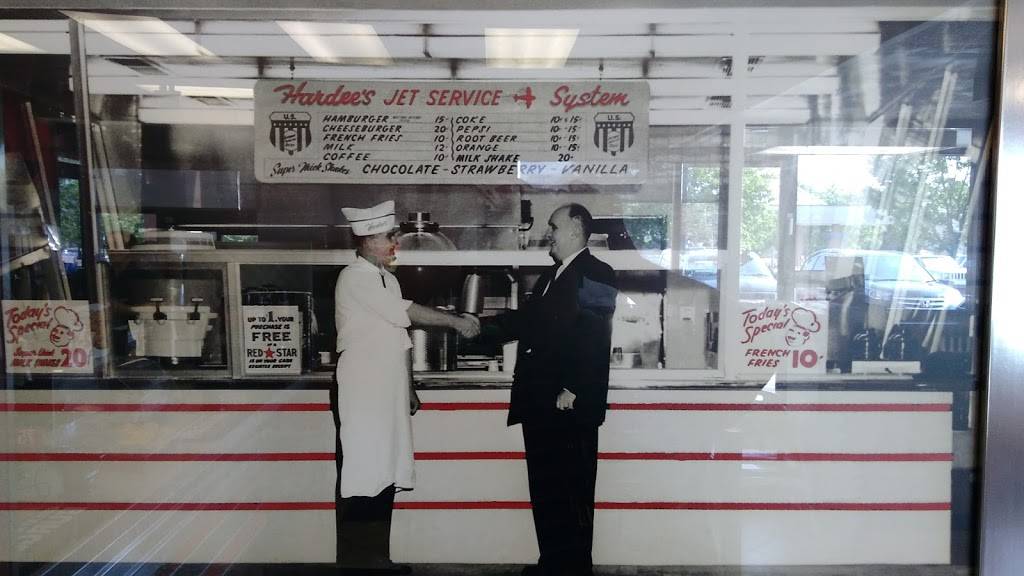 Hardees | restaurant | 3301 W 3rd St, Bloomington, IN 47404, USA | 8123337315 OR +1 812-333-7315