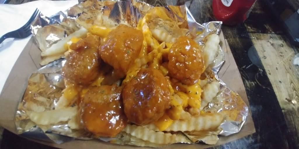 Rumburgers Inc | restaurant | 500 NE Madison Ave, Peoria, IL 61603, USA | 3098398160 OR +1 309-839-8160