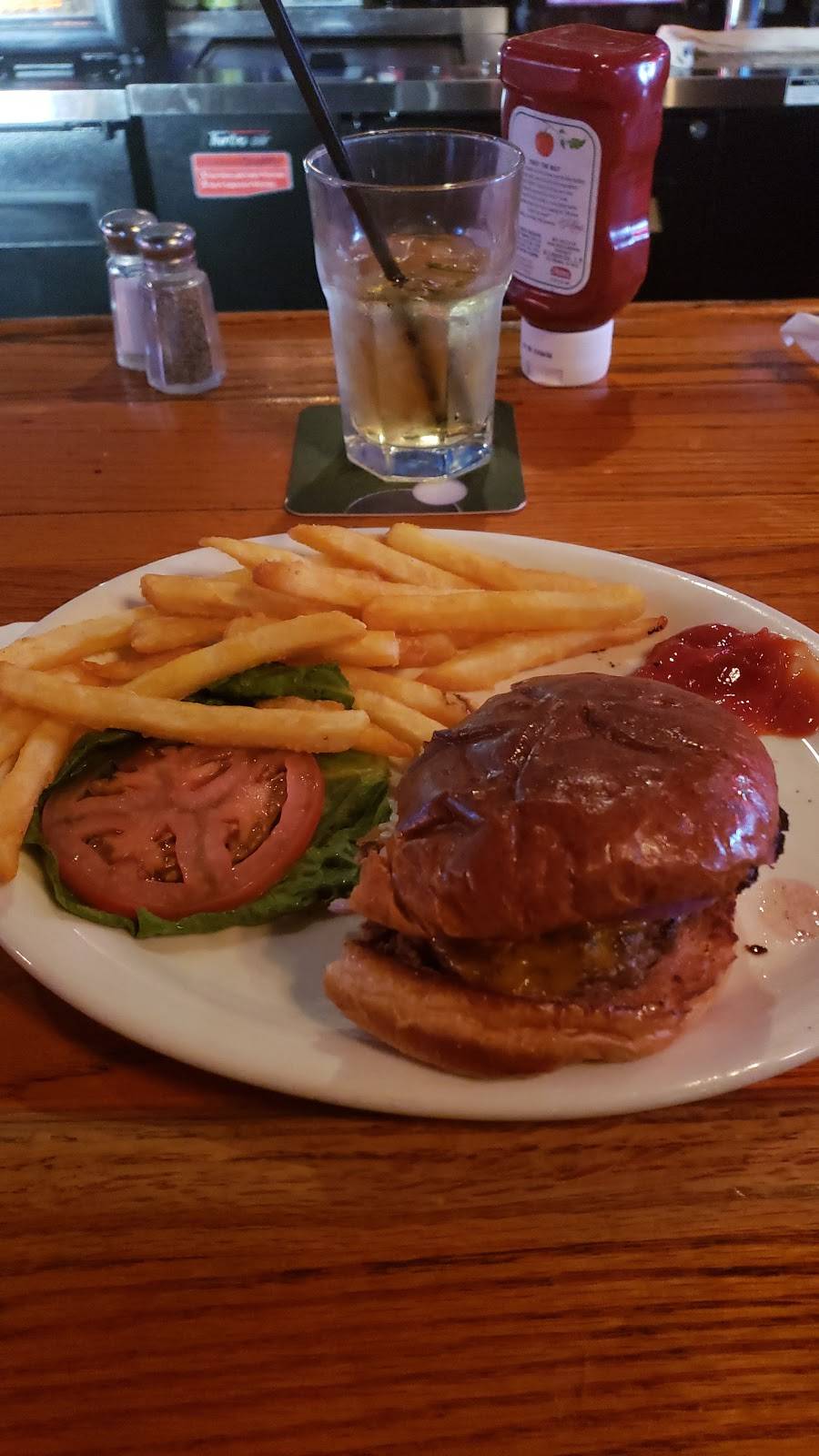 Spectators Sports Bar & Grill | restaurant | 5850 Eubank Blvd NE #59, Albuquerque, NM 87111, USA | 5052751166 OR +1 505-275-1166