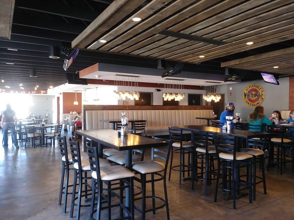 Mason Jar Brews and Burgers | restaurant | 941 N 74 Dr, Kansas City, KS 66112, USA | 9132428165 OR +1 913-242-8165