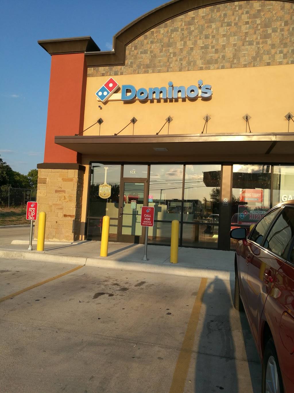 Dominos Pizza | meal delivery | 9001 Cameron Rd, Austin, TX 78754, USA | 5126140031 OR +1 512-614-0031