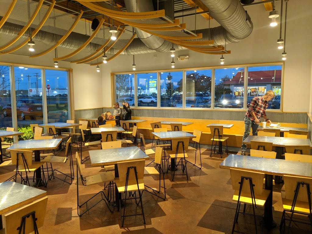 Chipotle Mexican Grill | restaurant | 1528 Georgesville Rd, Columbus, OH 43228, USA | 6148534245 OR +1 614-853-4245