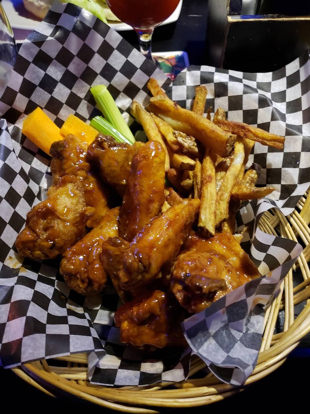 Westshore Bar And Grill | restaurant | 877 Bayly St, Pickering, ON L1W 3M3, Canada | 9054924902 OR +1 905-492-4902