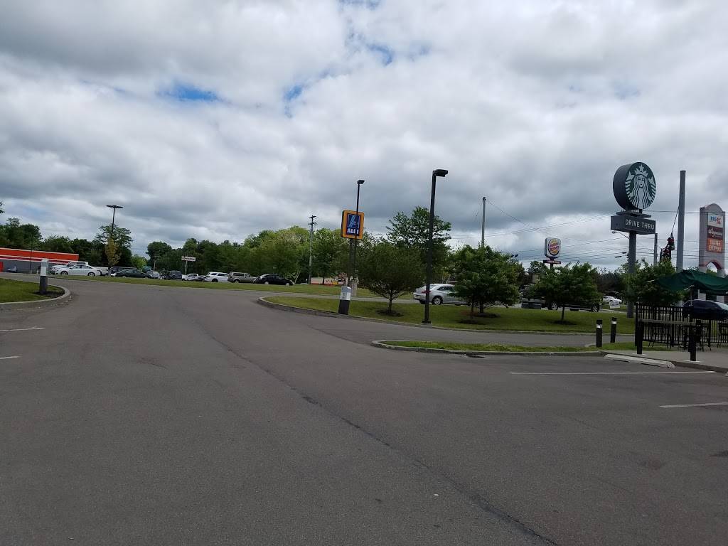 Starbucks | cafe | 944 Fairmount Ave, Jamestown, NY 14701, USA | 7166640967 OR +1 716-664-0967