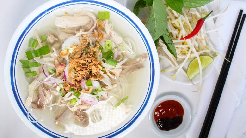 Pho Quinn Authentic Vietnamese Cuisine | restaurant | 5284 Hwy 7, Markham, ON L3P 1B9, Canada | 9052018819 OR +1 905-201-8819