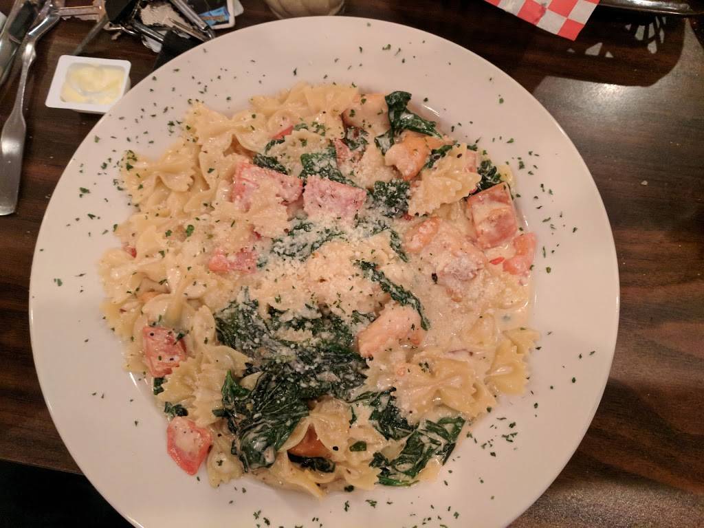 Luccis Pizza & Pasta | restaurant | 3510 PA-130, Irwin, PA 15642, USA | 7247444262 OR +1 724-744-4262