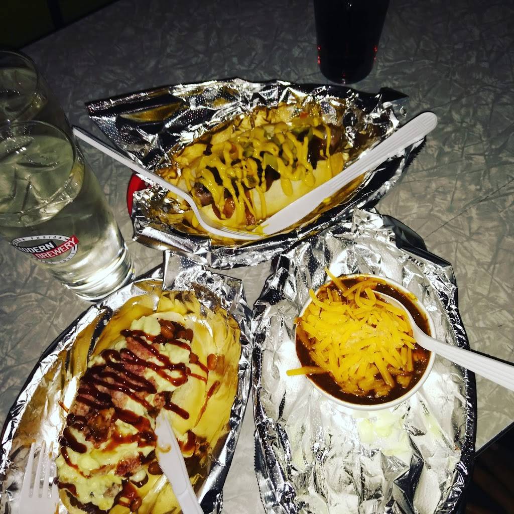 Steves Hot Dogs Tower Grove | restaurant | 3457 Magnolia Ave, St. Louis, MO 63118, USA | 3149325953 OR +1 314-932-5953