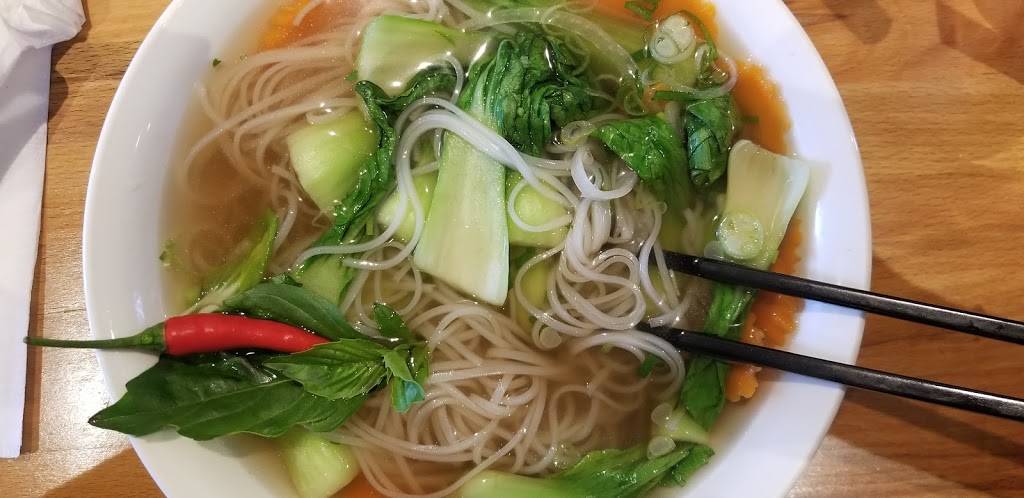 Pho Saigon | restaurant | 16925 Yonge St, Newmarket, ON L3Y 5Y1, Canada | 9058303488 OR +1 905-830-3488