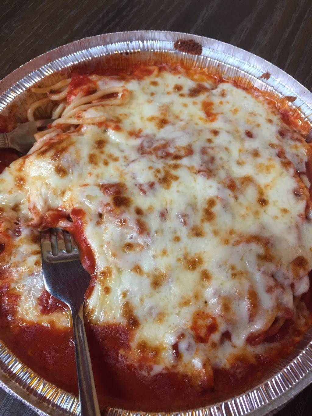 Najeras Pizza Place | restaurant | 146 N Main St, Dousman, WI 53118, USA | 2629653333 OR +1 262-965-3333