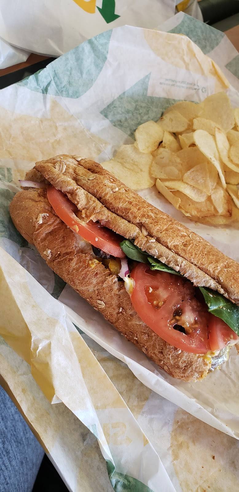 Subway Restaurants | restaurant | 237 S Battlefield Blvd, Chesapeake, VA 23322, USA | 7574825636 OR +1 757-482-5636