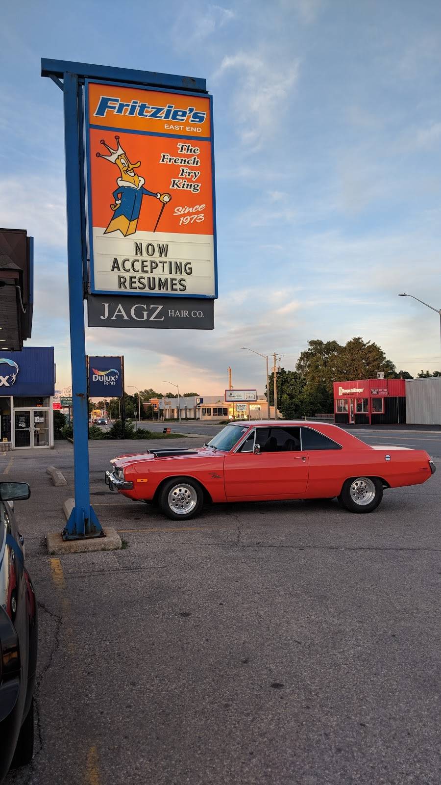 Fritzies East End | restaurant | 881 Dundas St, Woodstock, ON N4S 1G9, Canada | 5195377177 OR +1 519-537-7177