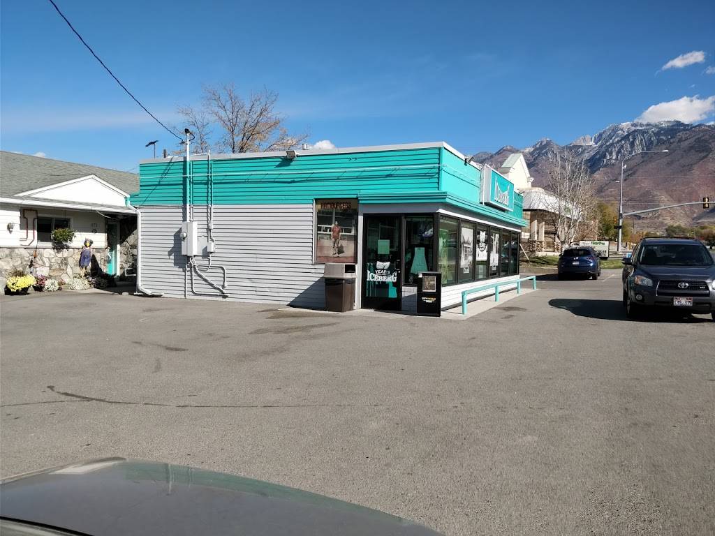 Ballards Iceberg Drive-in | restaurant | 673 E 12300 S, Draper, UT 84020, USA | 8015712453 OR +1 801-571-2453