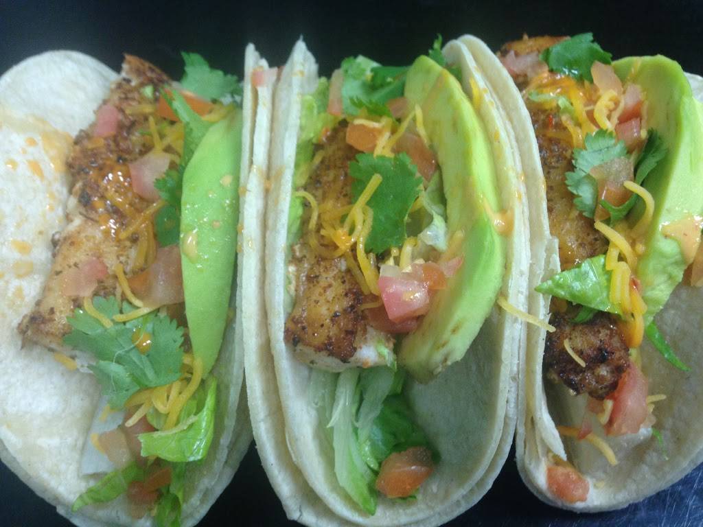 Slack Tide Bar and Grill | restaurant | 5890 US-1, Grant, FL 32949, USA | 3219143988 OR +1 321-914-3988