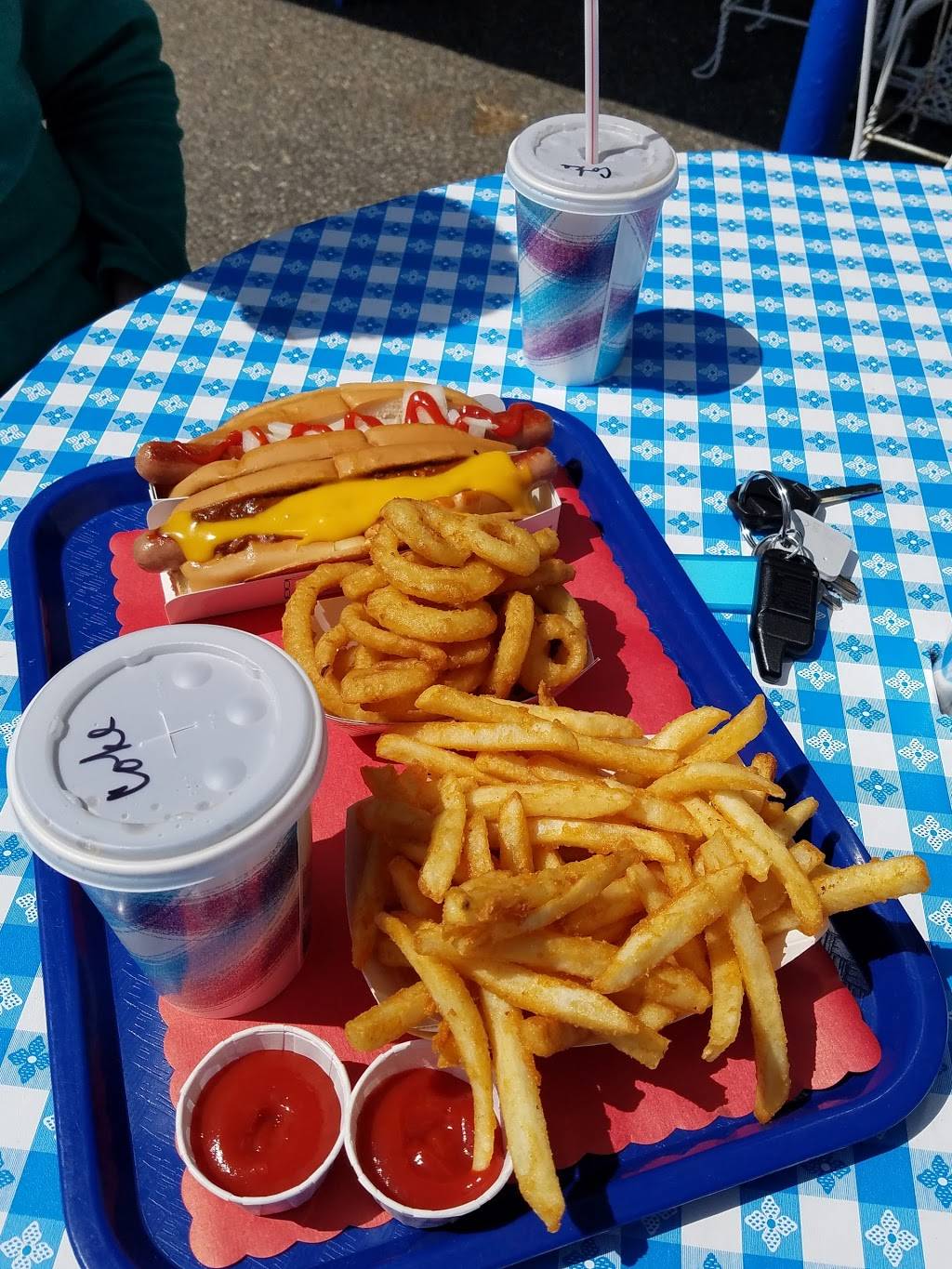 Alvin Rondeaus Dairy Bar | restaurant | 1300 Ware St, Palmer, MA 01069, USA | 4132835281 OR +1 413-283-5281