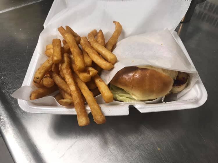 Saharas Chicken & Grill | restaurant | 1423 Northport Dr, Madison, WI 53704, USA | 6086404393 OR +1 608-640-4393